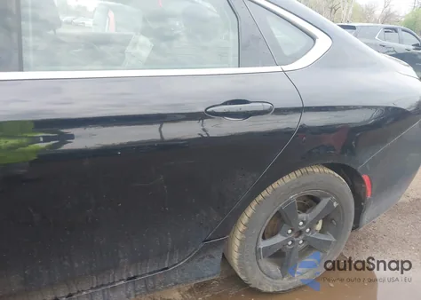 2016 Chrysler 200 Lx z USA, uszkodzony, nr VIN 1C3CCCFB0GN130859